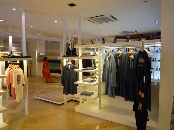 Clothing Shops and Brands in Multan