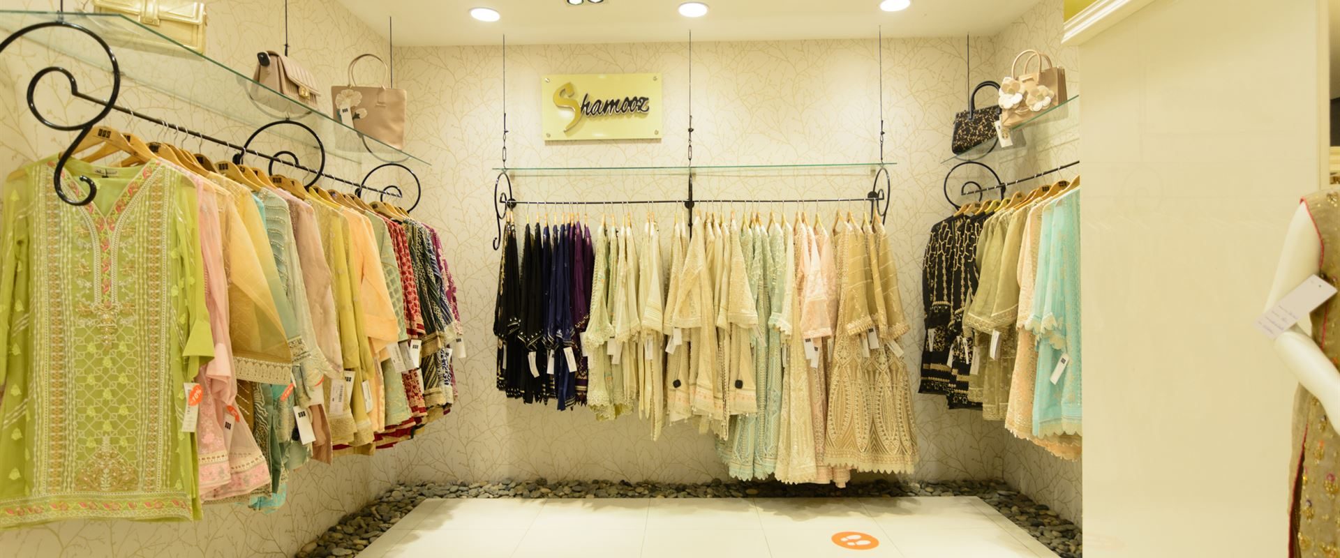 Top 5 Clothing Shops and Brands in Arifwala